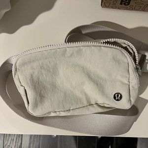 Lululemon Everywhere Belt Bag